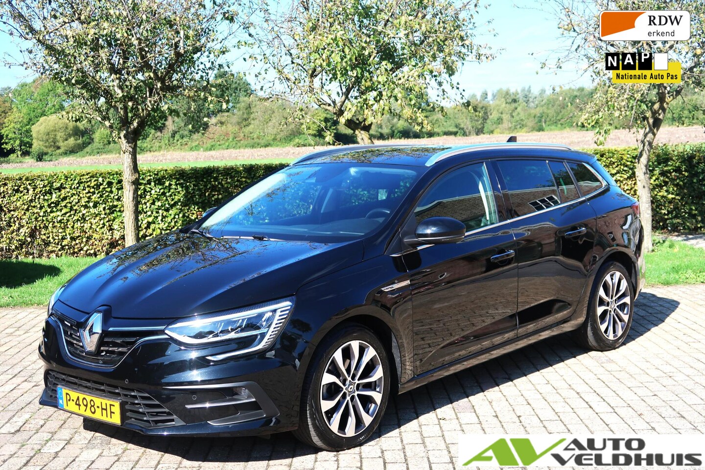 Renault Mégane Estate - 1.0 TCe Intens | NL-auto | 1e Eig | Groot navi | Camera | Trekhaak | Clima | PDC - AutoWereld.nl