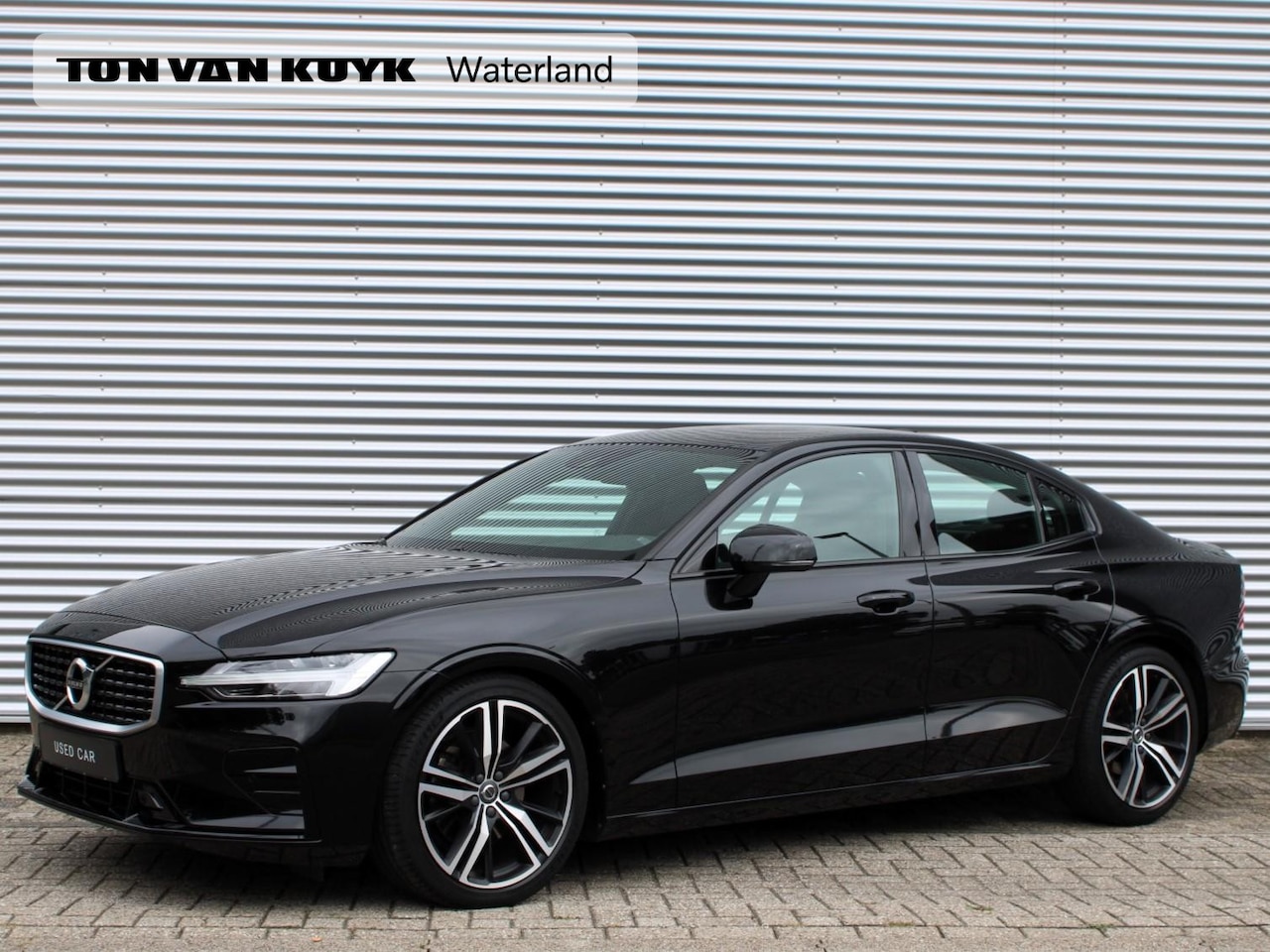 Volvo S60 - 2.0 T4 R-Design Automaat / Leder interieur / Sportstoelen / Trekhaak / 19" velgen / BLISS - AutoWereld.nl