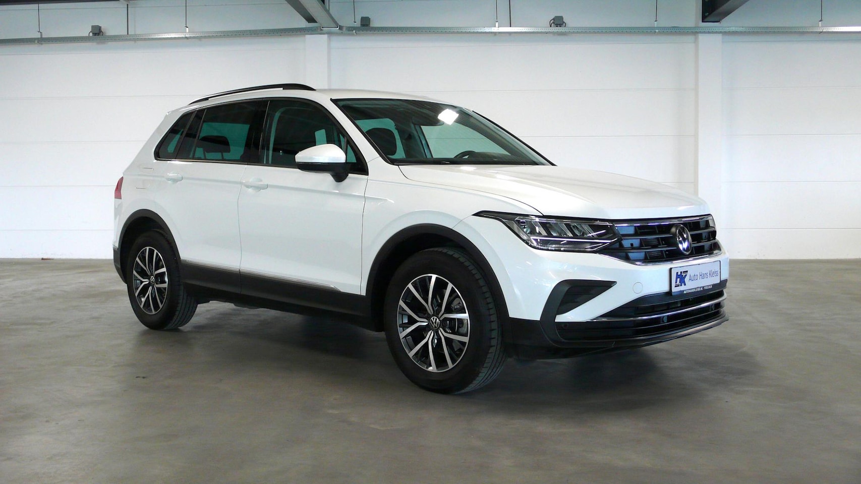 Volkswagen Tiguan - 1.5 TSI Life | Ergo seats | Trekhaak | 1e eigenaar - AutoWereld.nl