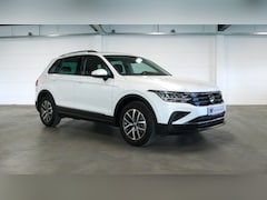 Volkswagen Tiguan - 1.5 TSI Life | Ergo seats | Trekhaak | 1e eigenaar