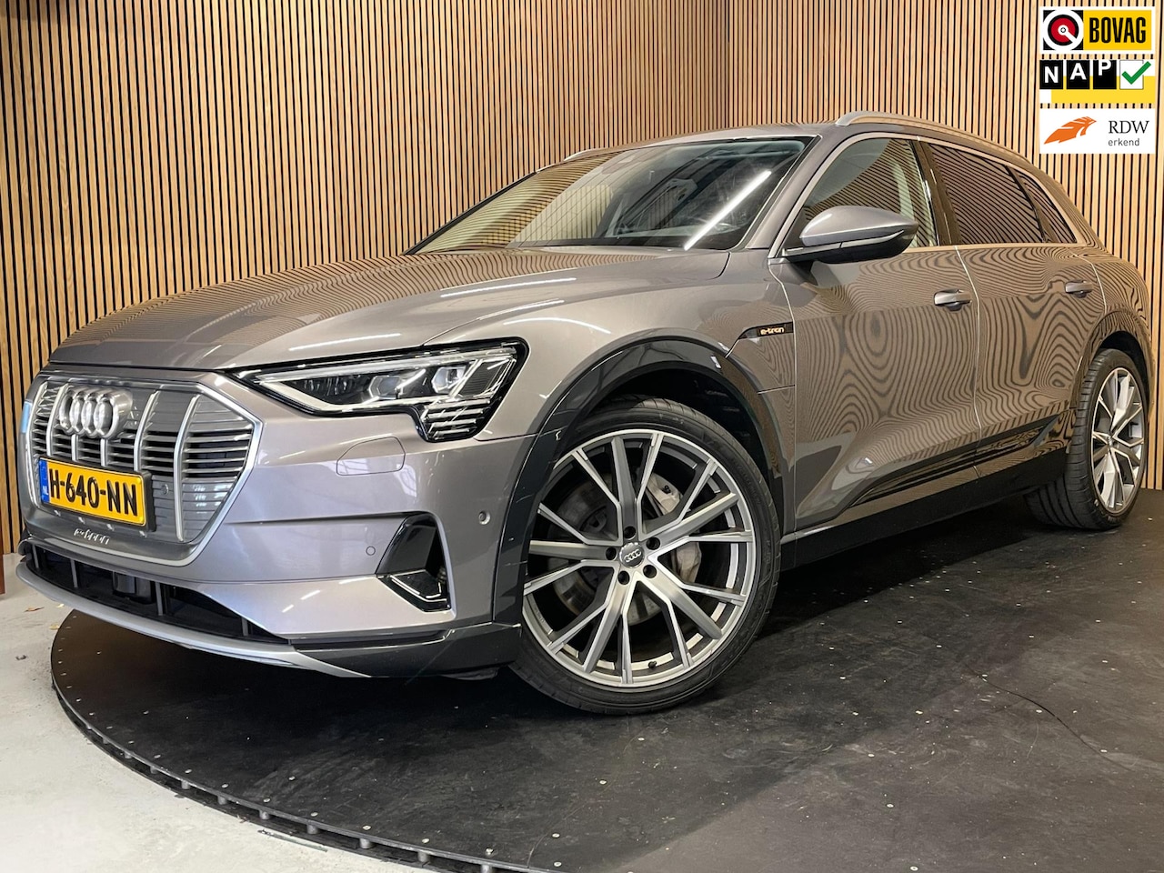 Audi e-tron - 55 Quattro|GROTE ACCU|LEDER|LMV 22''|CARPLAY|CAMERA|ACC|STOELVERW.|MEMORY|ELEK. INTER.|ELE - AutoWereld.nl