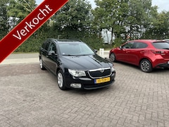 Skoda Superb Combi - 1.4 TSI Greentech Active Business Line TREKHAAK CRUISE CLIMA NAVI PDC
