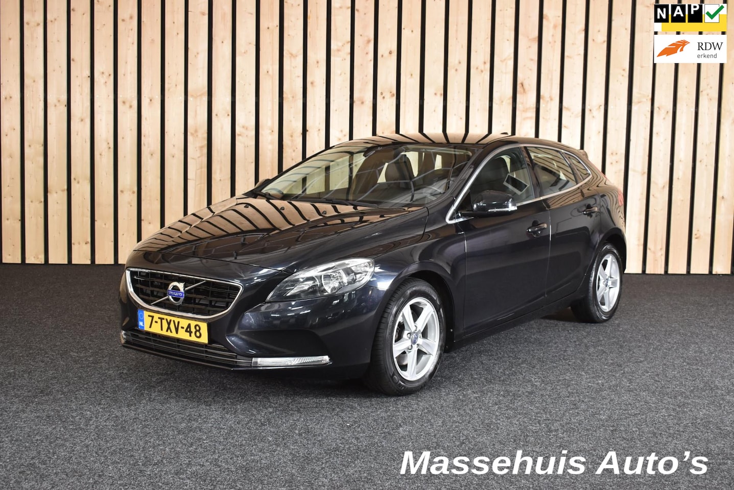 Volvo V40 - 1.6 T4 Summum Automaat Trekhaak Leer Navi Clima Cruise LED Nwe APK - AutoWereld.nl