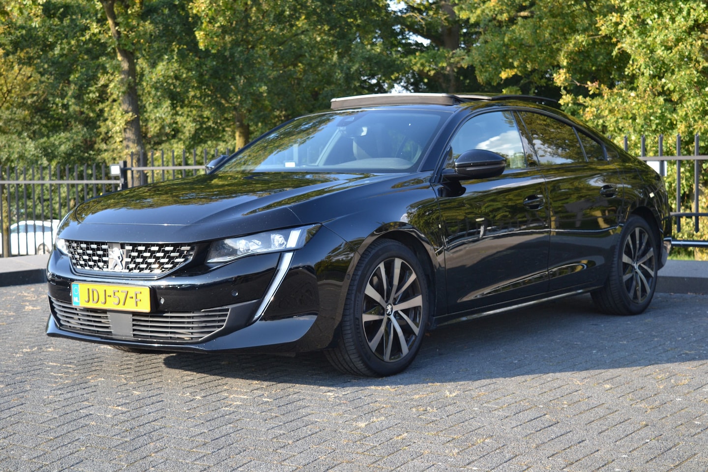 Peugeot 508 - 1.6 GT Pano | Navi | Camera | Climate | Trekhaak | Pano | Navi | Camera | Climate | Trekha - AutoWereld.nl