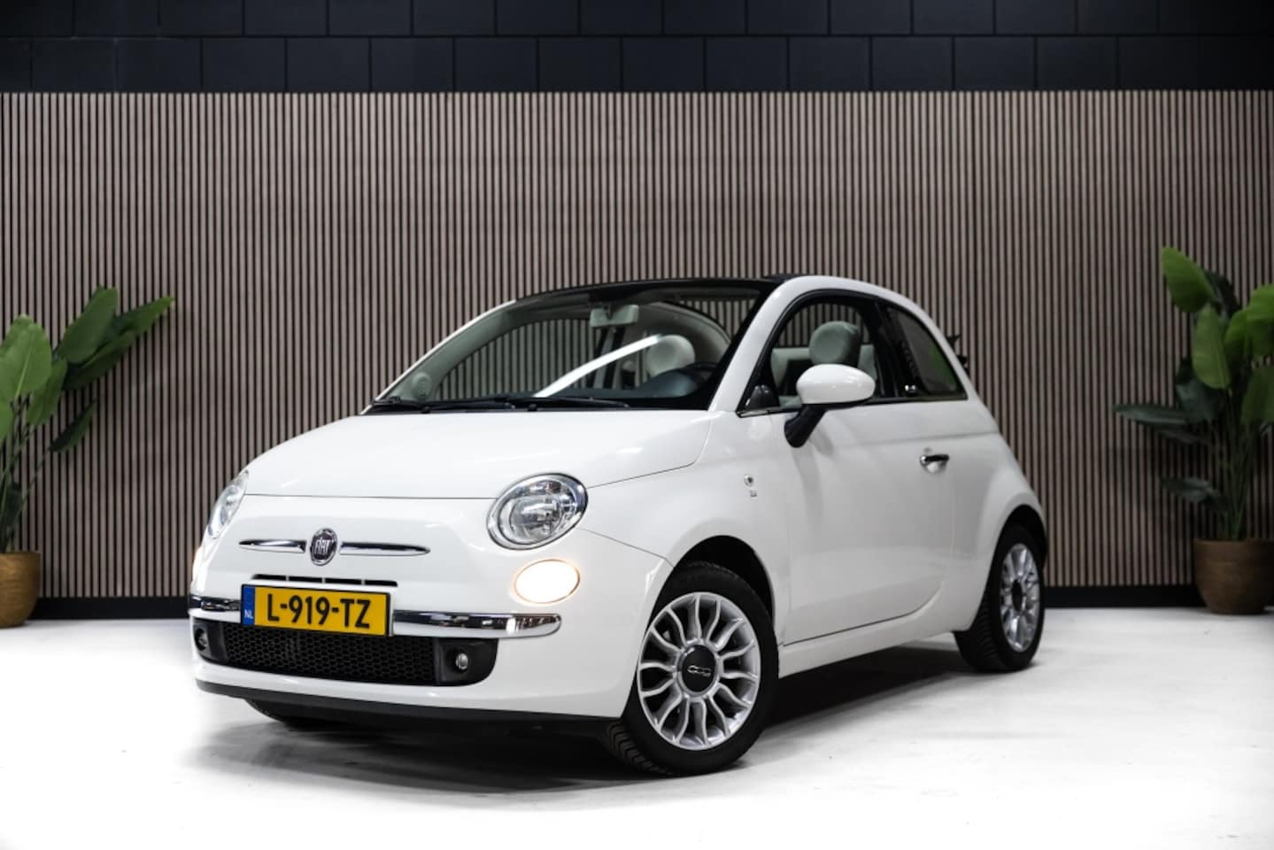 Fiat 500 C - 1.2 Lounge | Airco | PDC | MF Stuur | Bluetooth | - AutoWereld.nl