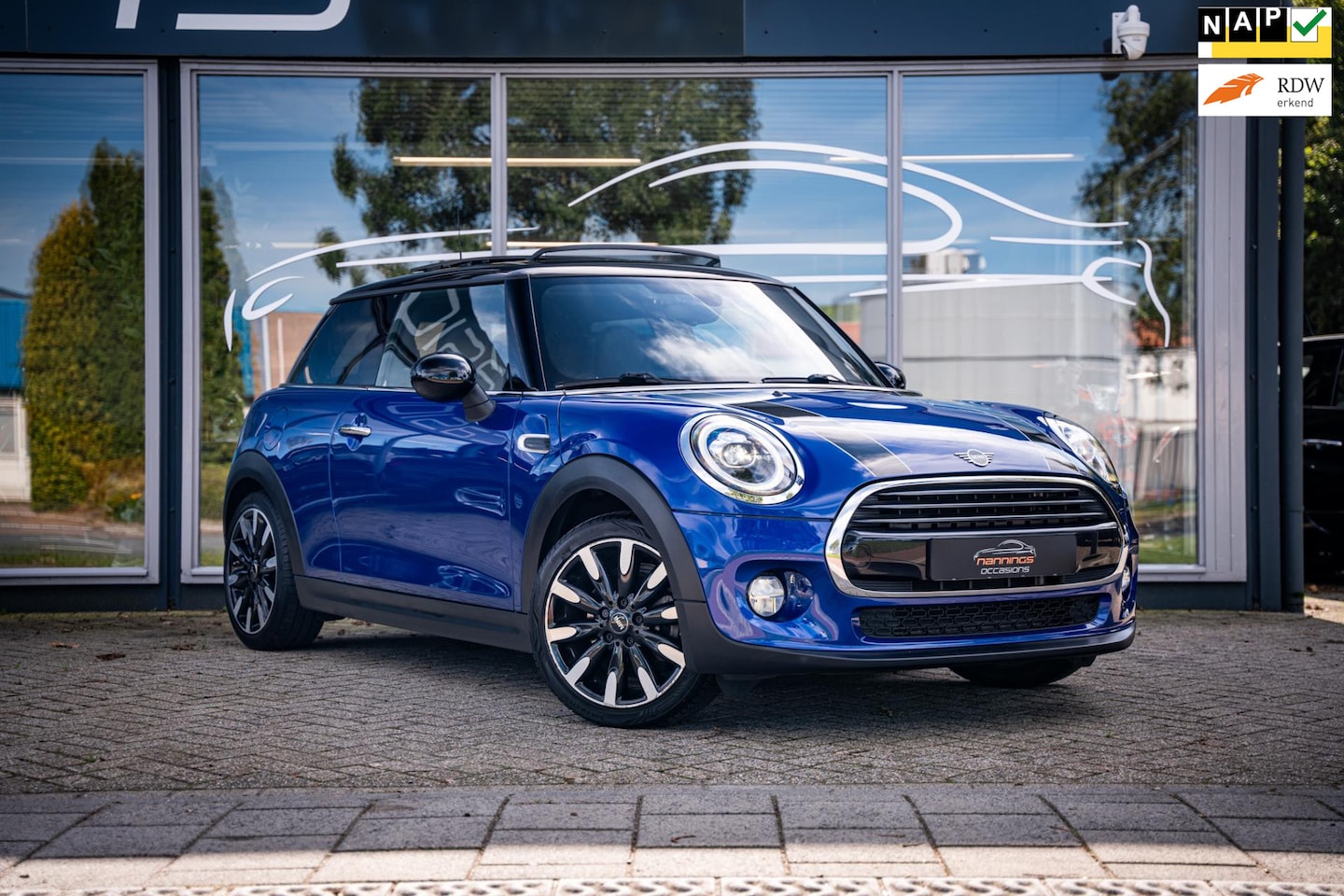MINI Cooper - Mini 1.5 Chili|Pano|Cruise|Apple Carplay|Ambiance|PDC|Airco|Navi|Dealer OH|17'LMV| - AutoWereld.nl