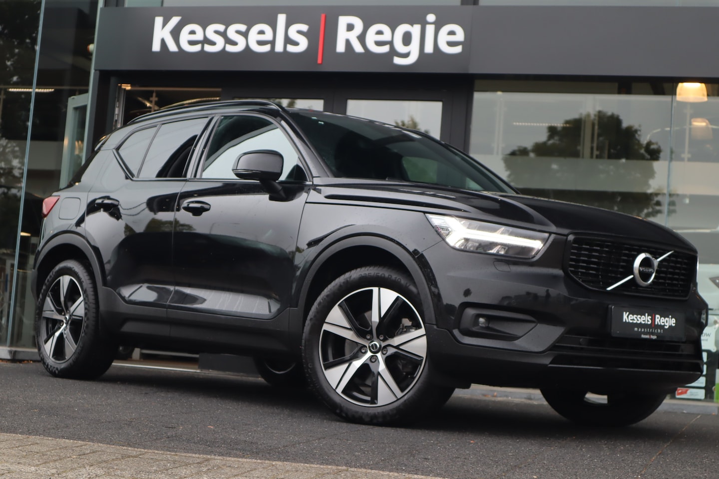 Volvo XC40 - 1.5 T5 Plug-in hybrid Ultimate Dark Elec.trekhaak HK Camera Memory - AutoWereld.nl