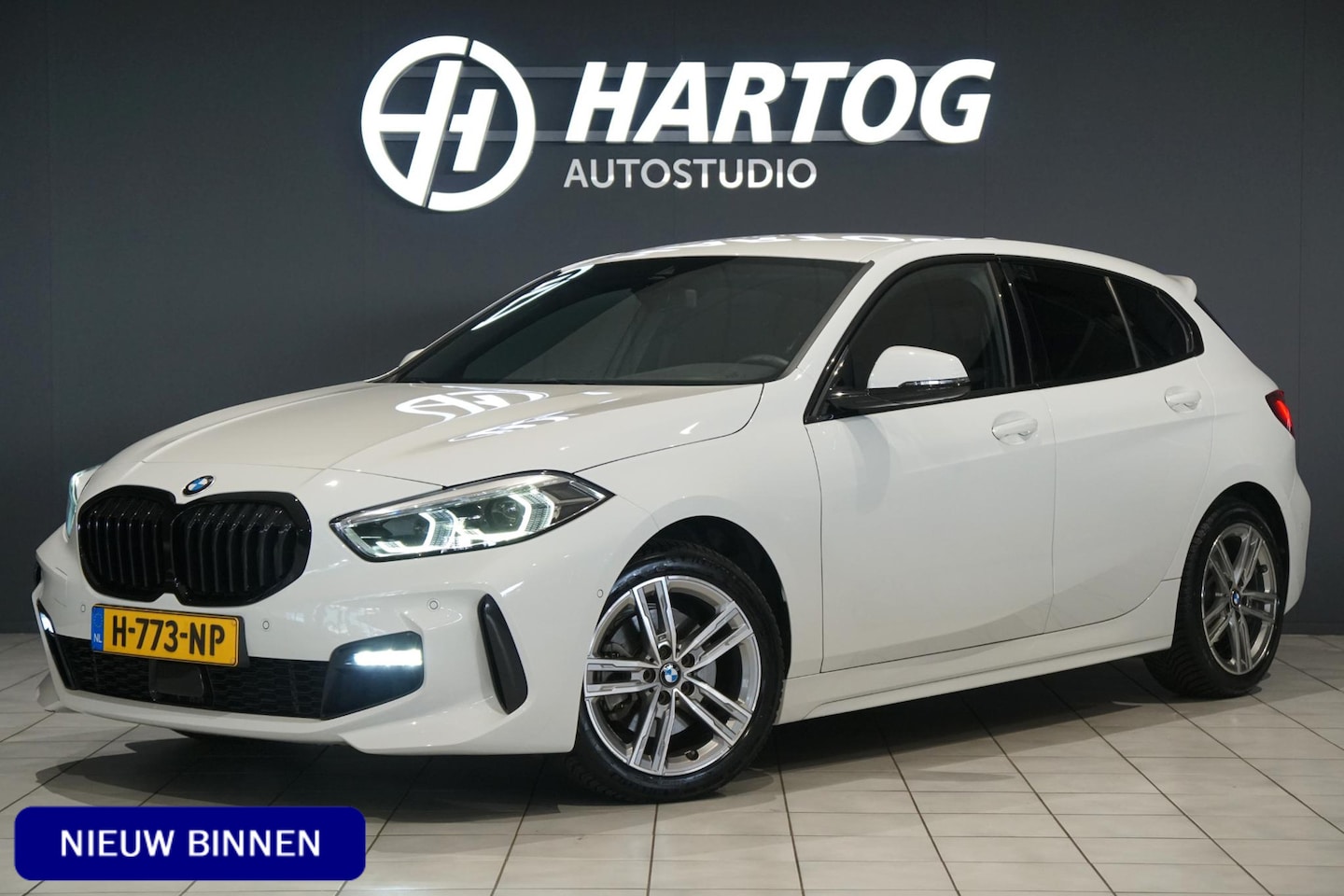 BMW 1-serie - 118i M-Sport + KUIPSTOELEN / CAMERA / SFEERVERLICHTING - AutoWereld.nl