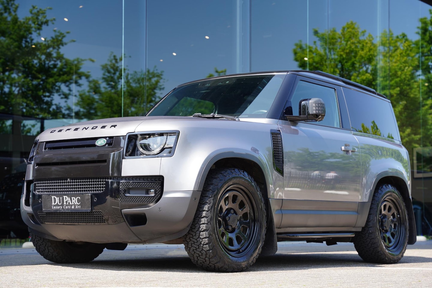 Land Rover Defender 90 - P300 X-Dynamic HSE - AutoWereld.nl