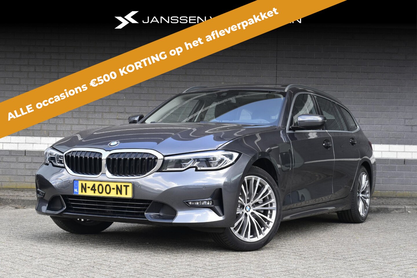 BMW 3-serie Touring - 320e Business Edition Plus / Panoramadak / Lederen Sportstoelen / Stoelverwarming / Navi - AutoWereld.nl