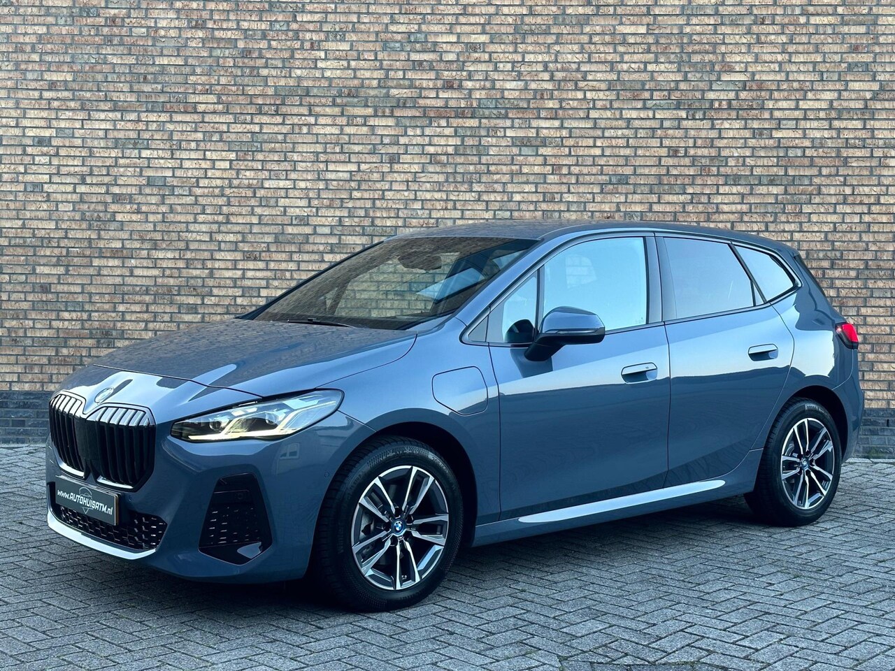 BMW 2-serie Active Tourer - 225e xDrive M Pakket Acc Trek Stoelvw Alarm Trekhaak - AutoWereld.nl