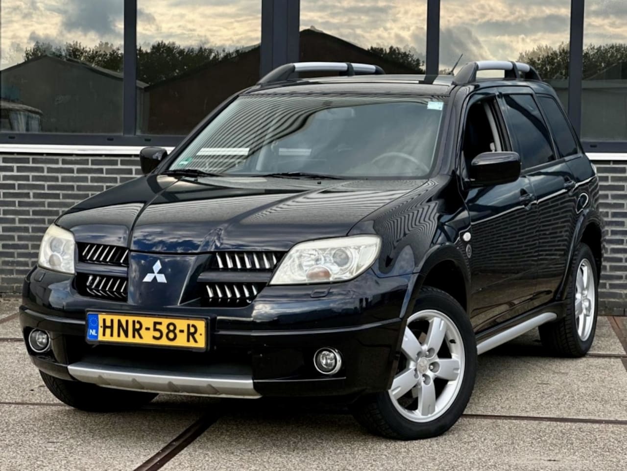 Mitsubishi Outlander - 2.4 Instyle 4WD |Airco |Nieuwe APK |Automaat | - AutoWereld.nl