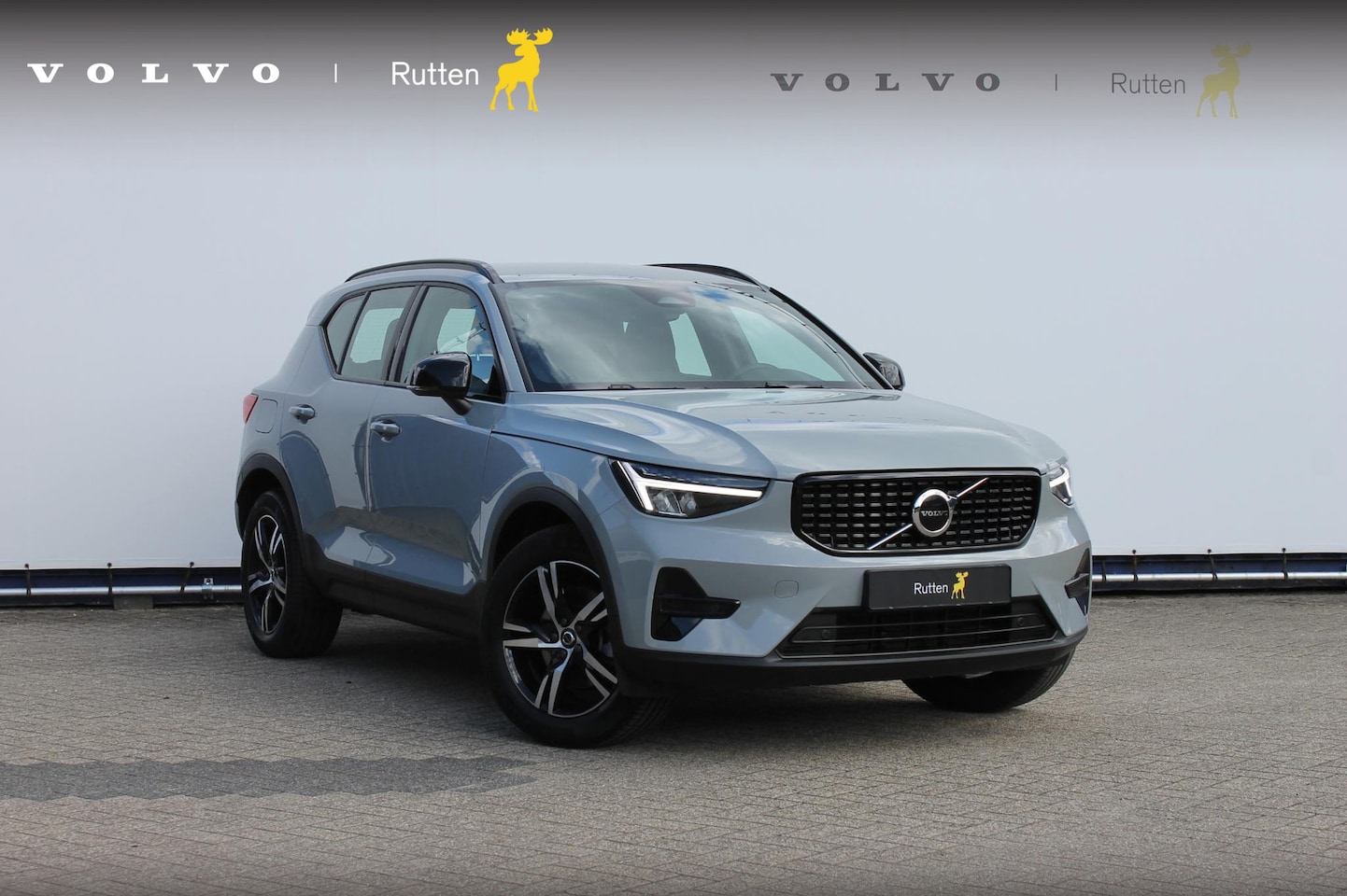 Volvo XC40 - B4 211PK Automaat Plus Dark Google Infotainment / Verwarmbare voorruit / Semi elektrisch w - AutoWereld.nl
