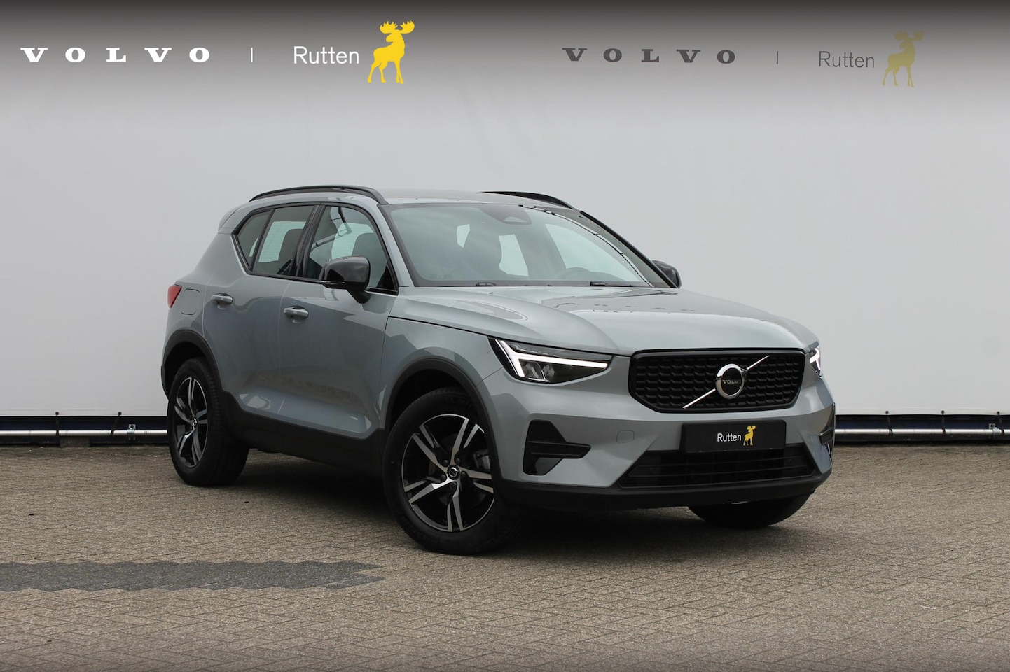 Volvo XC40 - B4 211PK Automaat Plus Dark Google Infotainment / Verwarmbare voorruit / Semi elektrisch w - AutoWereld.nl