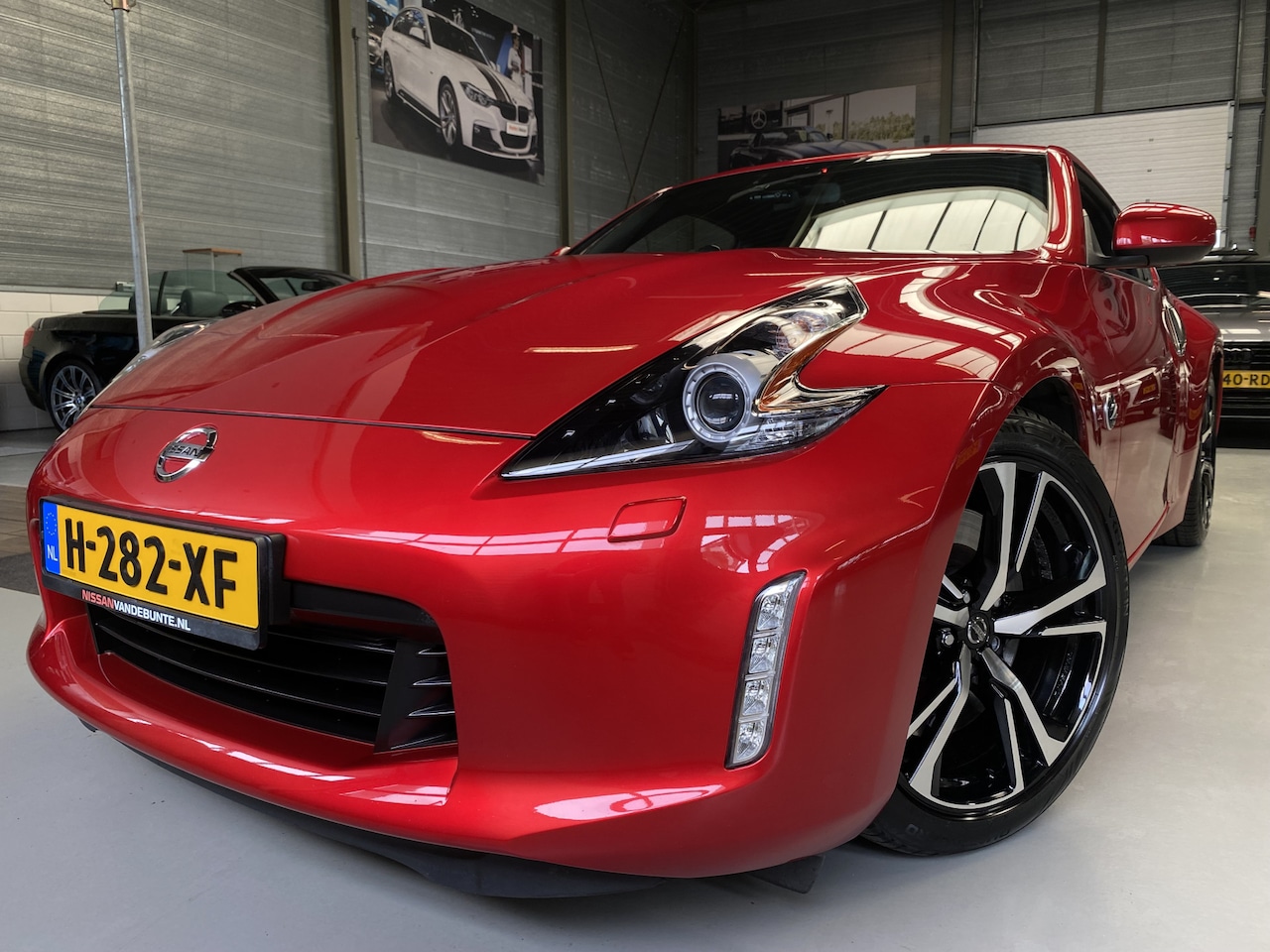Nissan 370Z - 3.7 V6 Pack Camera, Navi, Stoelverwarming / verkoeling - AutoWereld.nl