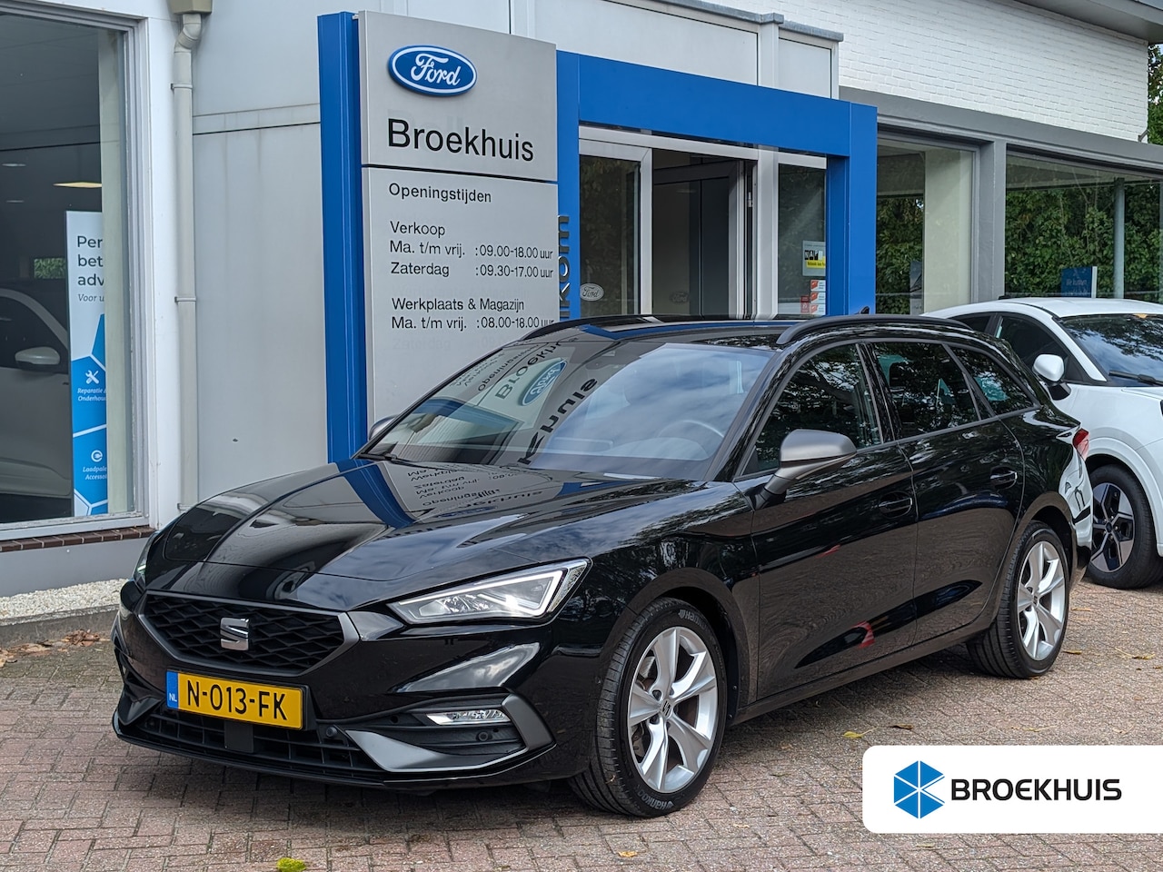 SEAT Leon Sportstourer - 1.5 TSI FR Business Intense 150pk | Navi | Carplay | Climate | Adap. Cruise | Dodehoek | 1 - AutoWereld.nl