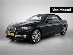 BMW 2-serie Cabrio - 220i High Executive | Automaat | LMV | Leder | Navigatie | Camera | Parkeer sensoren | App