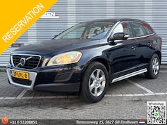 Volvo XC60 - 2.4 D5 AWD Momentum Automaat | Leder | Climate | Cruise | PDC | Trekhaak |