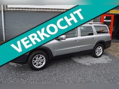 Volvo XC70 - 2.4 D5 Kinetic AUT Leer Airco Trekhaak 4X4