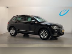 Volkswagen Tiguan - 1.5 TSI 150pk DSG ACT Comfortline Business Panoramadak Alcantara Stoelverwarming DAB+ App