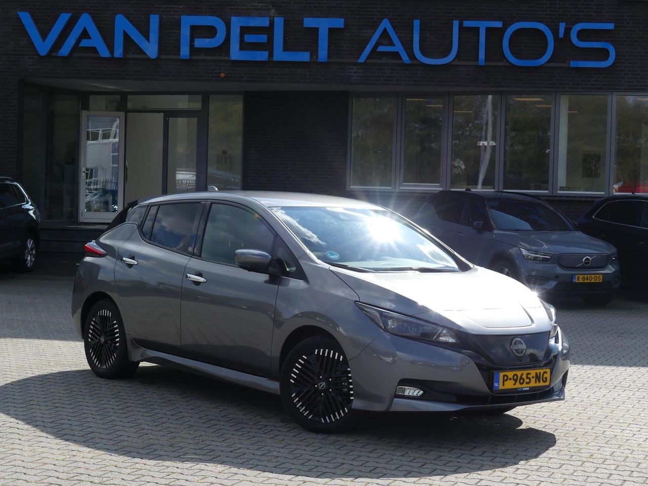 Nissan LEAF - Tekna 40 kWh / BOSE Audio / 360° Camera / Keyless - AutoWereld.nl