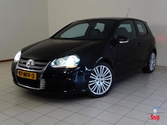 Volkswagen Golf - 3.2 R32