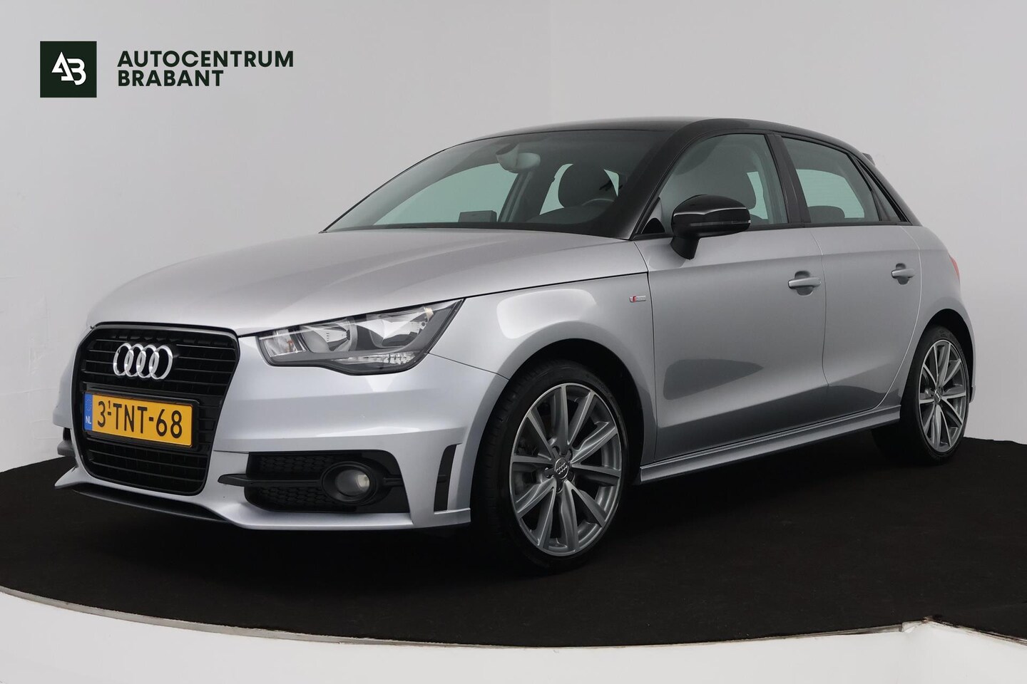 Audi A1 Sportback - 1.4 TFSI S-Line Automaat (PARKEERSENSOREN, CRUISE CONTROL, NAVIGATIE, BLUETOOTH, AUTOMAAT) - AutoWereld.nl