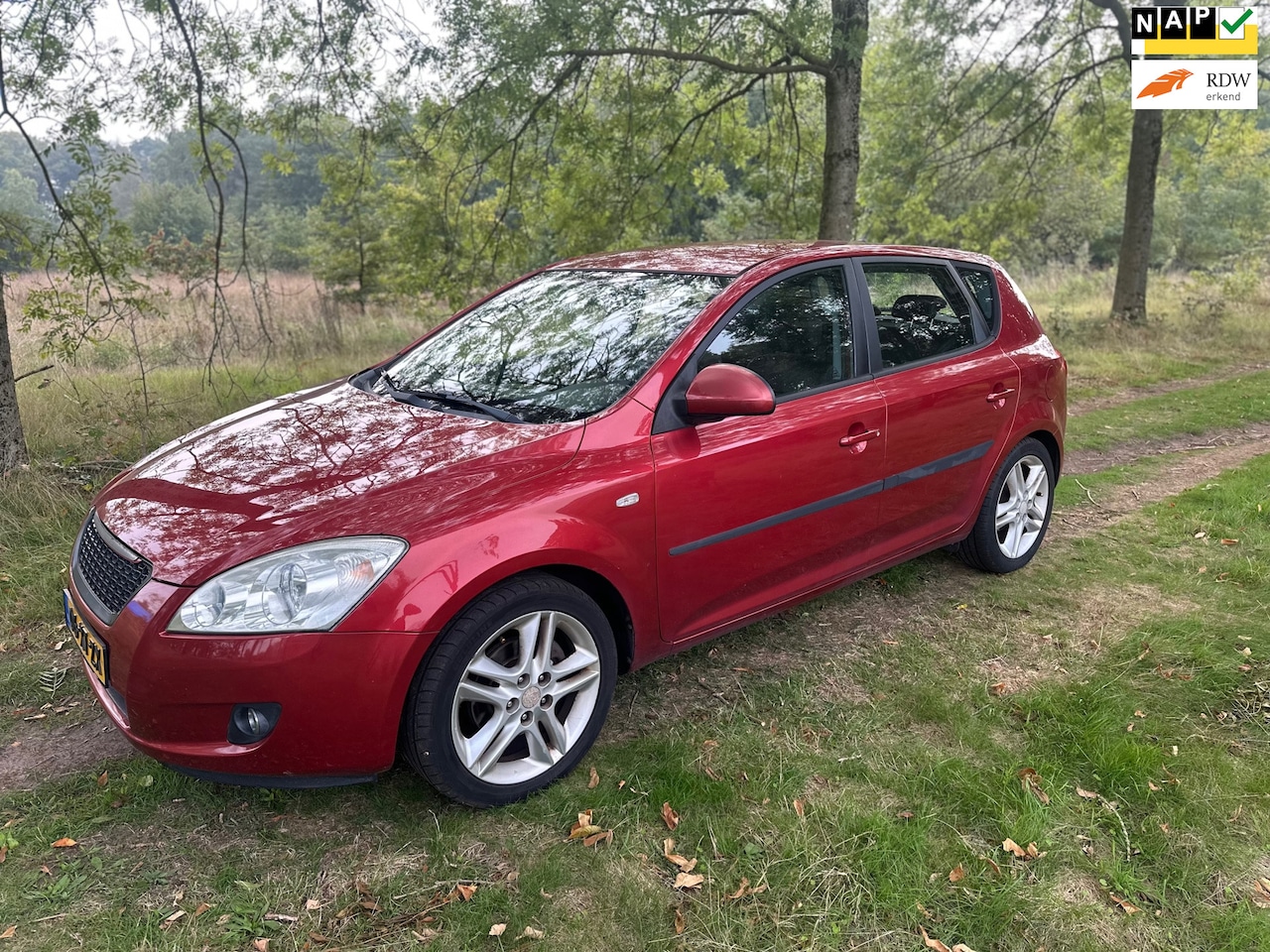 Kia Cee'd - 1.6 X-ecutive apk t/m 13-07-2026 - AutoWereld.nl