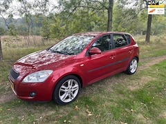 Kia Cee'd - 1.6 X-ecutive apk t/m 13-07-2026