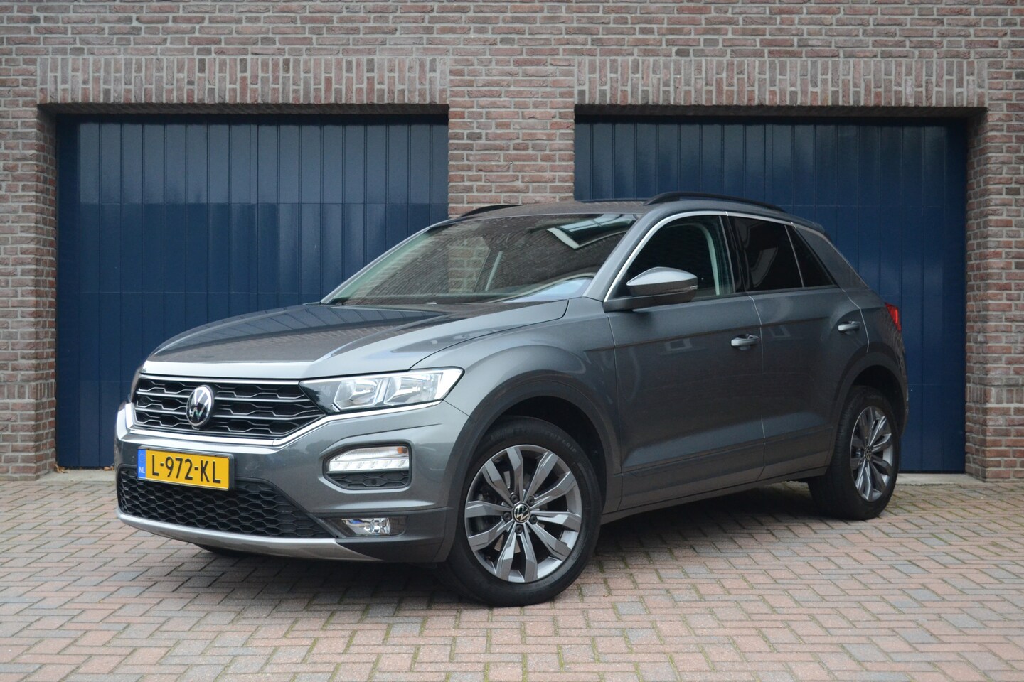 Volkswagen T-Roc - 1.0 TSI Style | Virtual Cockpit | Adaptive Cruise | Carplay/Android Auto | Navigatie - AutoWereld.nl
