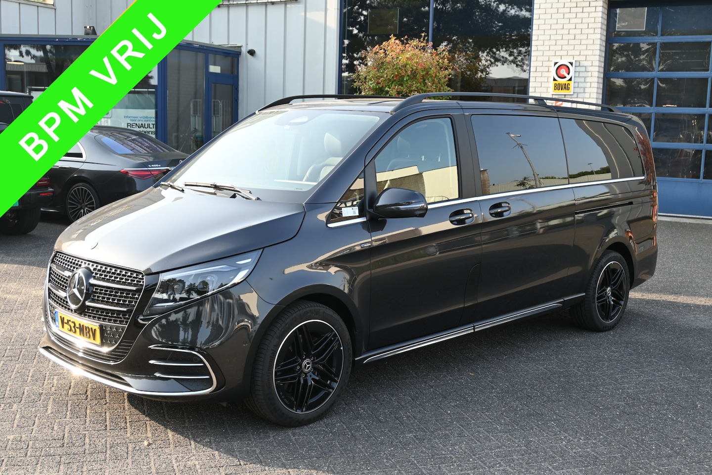 Mercedes-Benz V-klasse - 300d 4-Matic AMG L3 DC 4x4 Distronic, 360 Camera, Elektrische schuifdeuren - AutoWereld.nl
