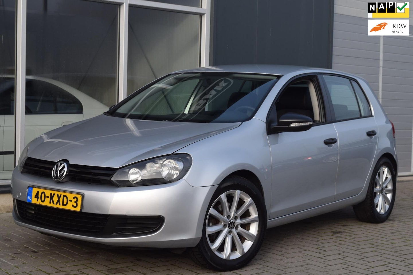 Volkswagen Golf - 1.2 TSI Trendline BlueMotion | Airco | Elek-Pakket | APK 5-2026 - AutoWereld.nl