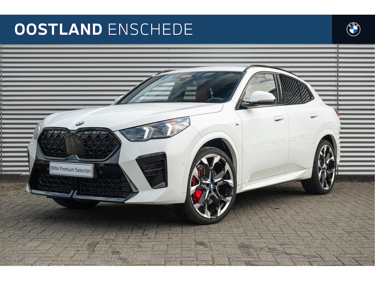 BMW X2 - sDrive20i M Sport Automaat / Sportstoelen / Achteruitrijcamera / M Adaptief onderstel / Co - AutoWereld.nl