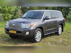 Toyota Land Cruiser V8 - 4.5 V8 D-4D Executive Window Van