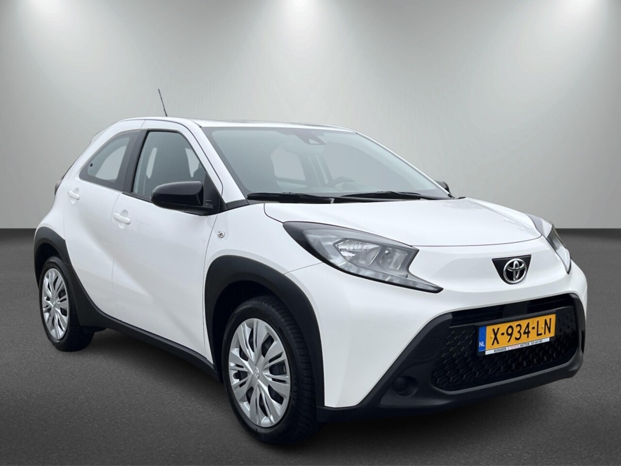 Toyota Aygo X - 1.0 VVT-i Play | Apple Carplay | Android Auto / Cruise control - AutoWereld.nl