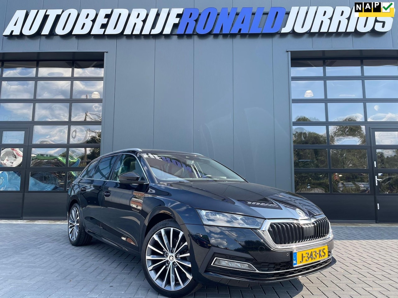 Skoda Octavia Combi - 1.5 TSI First Edition NL.Auto/Panoramadak/Full Led/Adaptive cruise/Leder/Virtual cockpit/1 - AutoWereld.nl