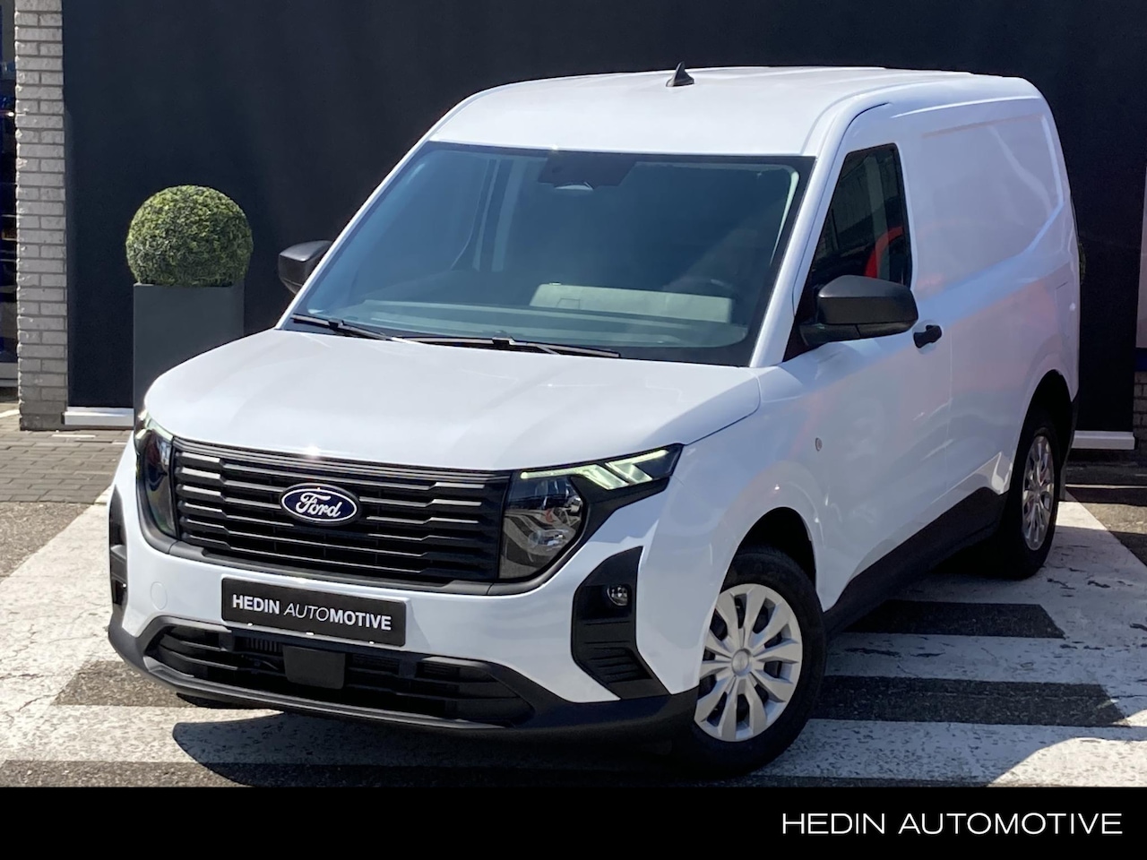 Ford Transit Courier - 1.5 EcoBlue Trend Volledig betimmerd | Direct leverbaar! - AutoWereld.nl