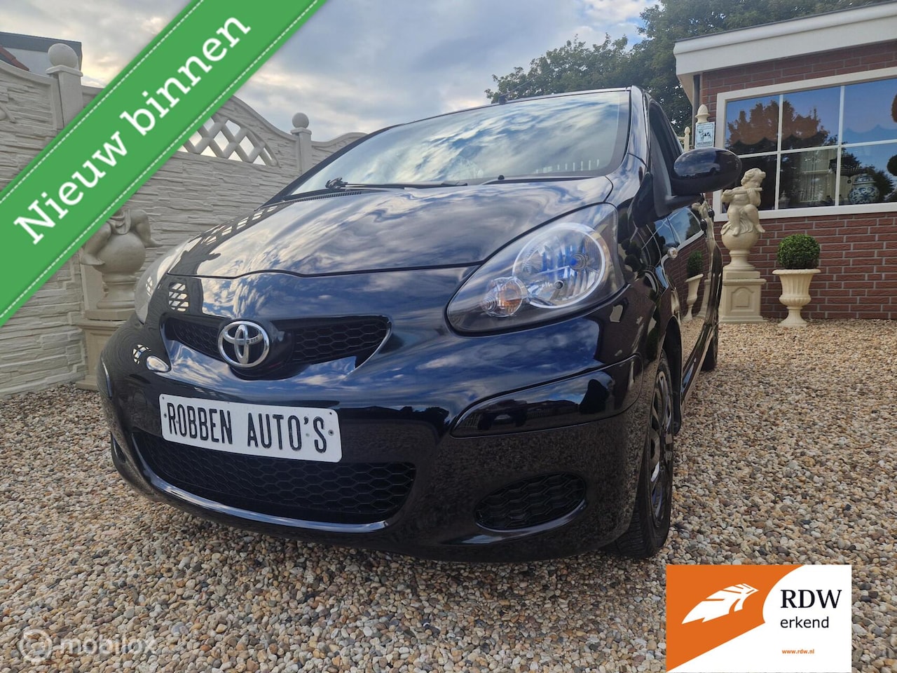 Toyota Aygo - black edition airco 5 deurs - AutoWereld.nl
