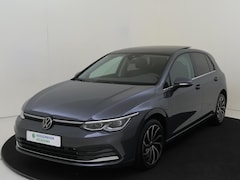 Volkswagen Golf - 1.4 eHybrid Style | Panoramadak | Stoel- en stuurwielverwarming | Navigatie | Achteruitrij