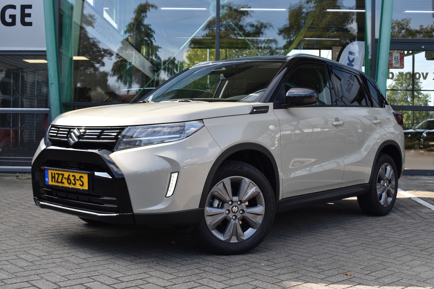 Suzuki Vitara - 1.4 Boosterjet Select Hybrid Automaat 109pk | Cruise control adaptief | Achteruitrijcamera - AutoWereld.nl