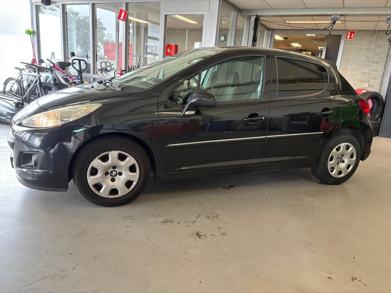 Peugeot 207 - 1.4 VTi 16V 95pk 5D - AutoWereld.nl