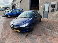 Peugeot 206 - 1.1 XR