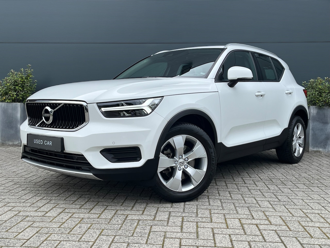 Volvo XC40 - 2.0 T4 Momentum Pro | Pilot Assist | Camera | CarPlay | BLIS | - AutoWereld.nl