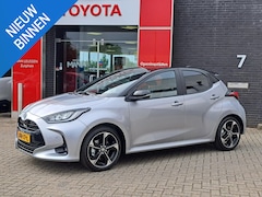 Toyota Yaris - 1.5 Hybrid 130 Executive PLUS PAKKET PANORAMADAK HEAD UP BLIND SPOT STUUR EN STOELVERWARMI