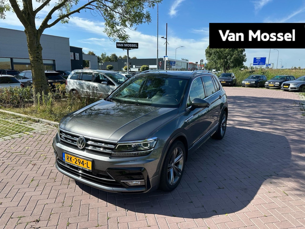 Volkswagen Tiguan - 2.0 TSI 4Motion Highline | Budget | Navigatie | Airco | Stoelverwarming | Adaptive Cruise - AutoWereld.nl