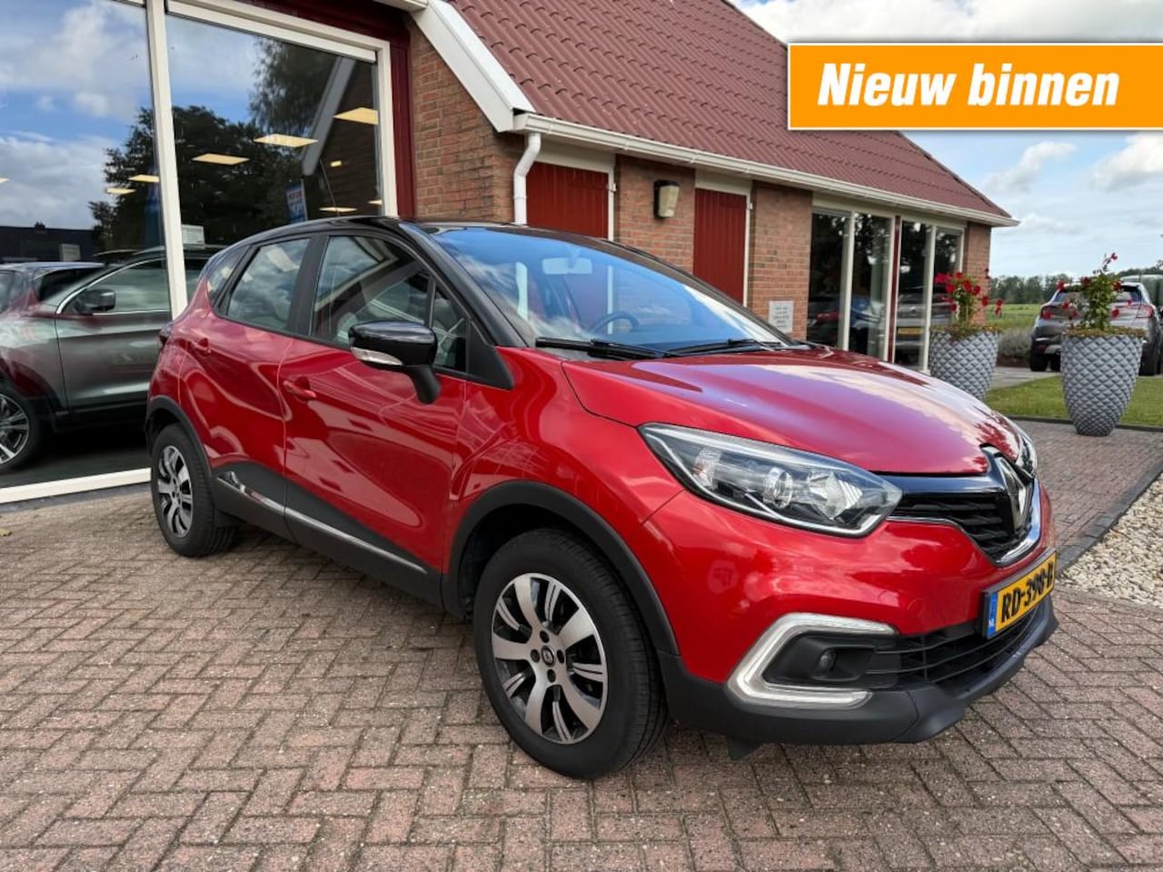 Renault Captur - 0.9 TCE ZEN AIRCO/RADIO/NAVI/CRUISE/ENZ. HOGE ZIT en INSTAP - AutoWereld.nl