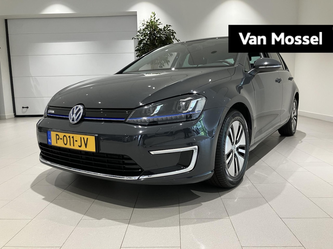 Volkswagen e-Golf - e-Golf 116 PK | Apple Carplay | Cruise Control | Stoelverwarming | Voorruitverwarming | Bl - AutoWereld.nl