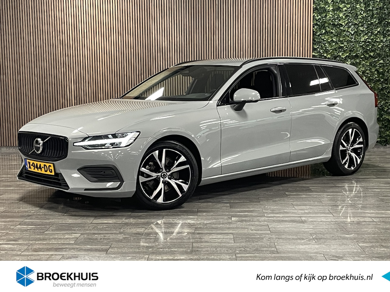 Volvo V60 - B3 Core | Harman Kardon | Adaptieve Cruise Control | Stoelverwarming voor+achter | Stuurwi - AutoWereld.nl