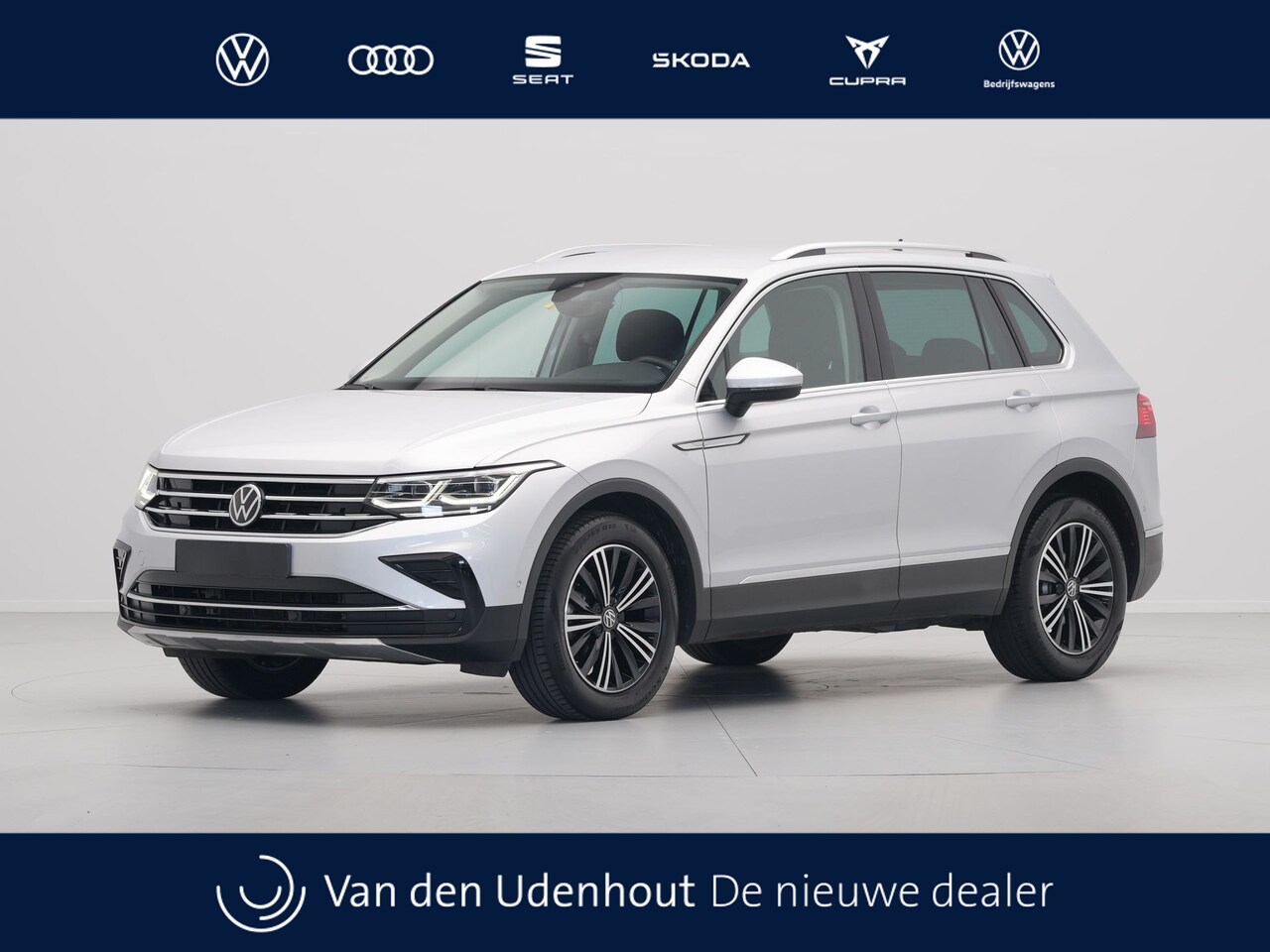 Volkswagen Tiguan - 1.5 TSI 150pk DSG Elegance Matrix Led Navigatie Camera Acc Carplay Side Assist 242 - AutoWereld.nl