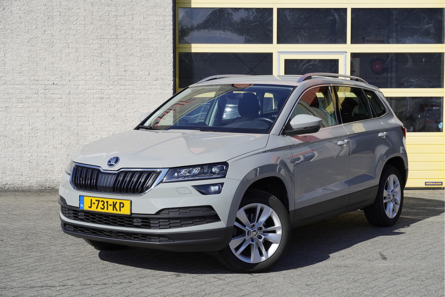 Skoda Karoq - 1.5 TSI 150PK Automaat Business Edition BJ2020 Lmv 17" | Led V+A | Pdc | Navi | Keyless en - AutoWereld.nl